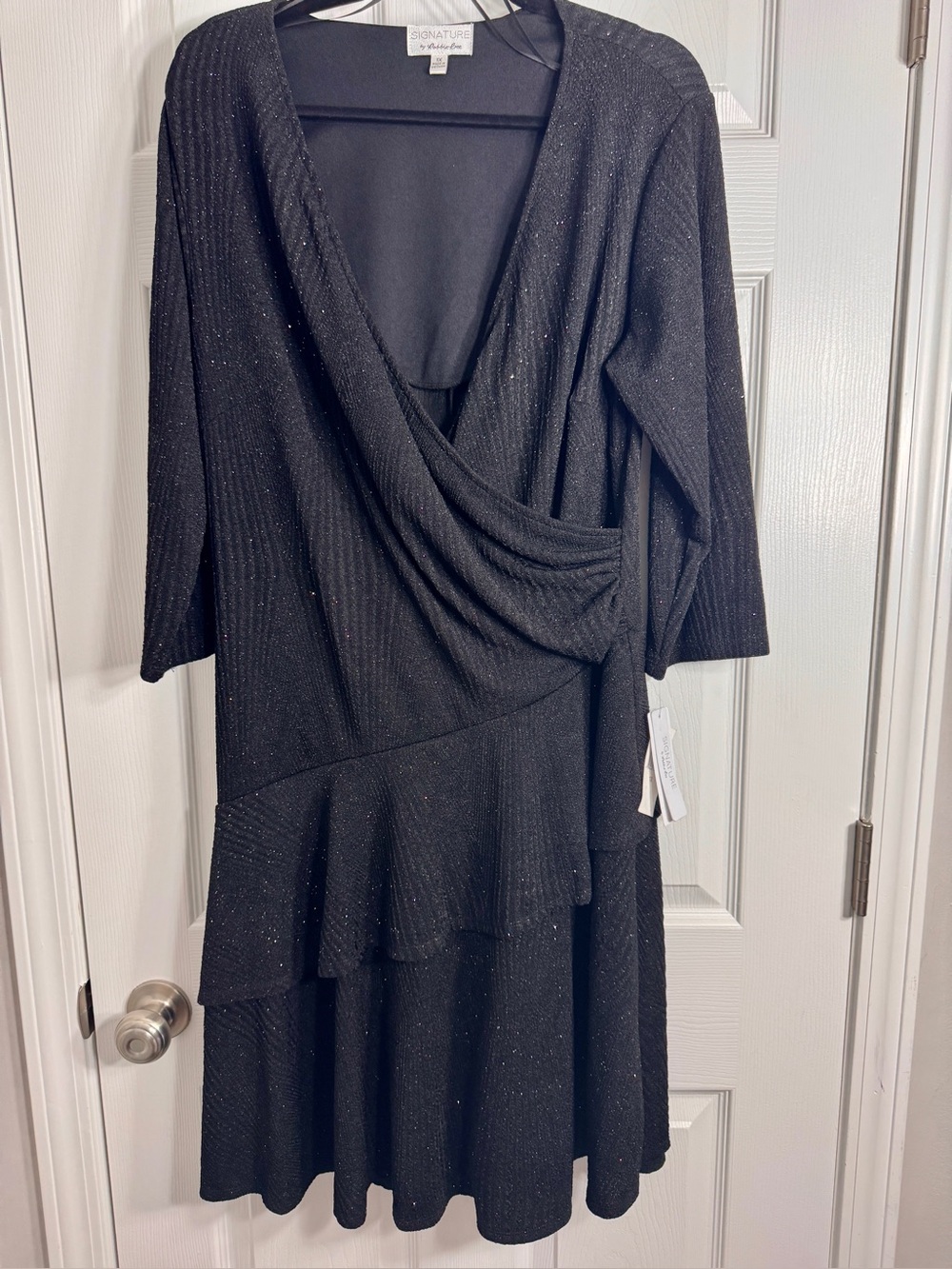 NWT Signature by Robbie Bee black Sparkle Faux Wrap Midi Dress Size 1X
